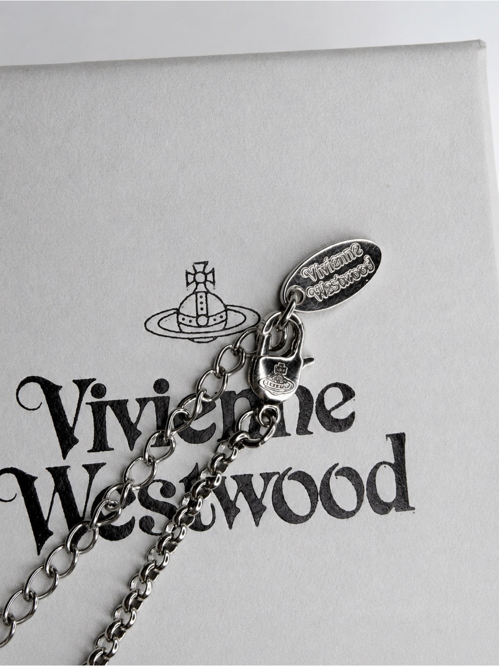 Vivienne Westwood New Tiny Orb Crystal Pendant Necklace Blue Silver-Tone - Picture 4 of 5